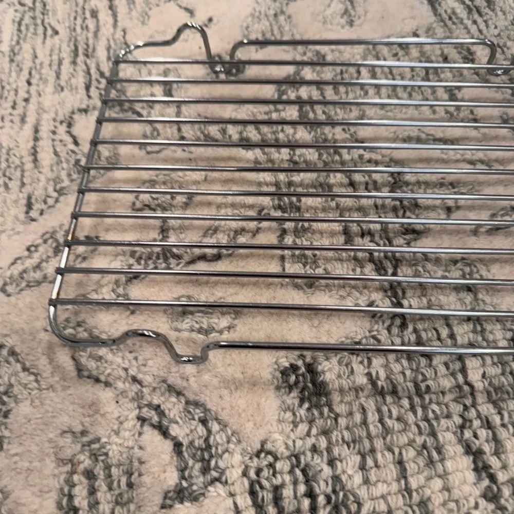 NWOT Metal Baking Cooking Cooling Rack